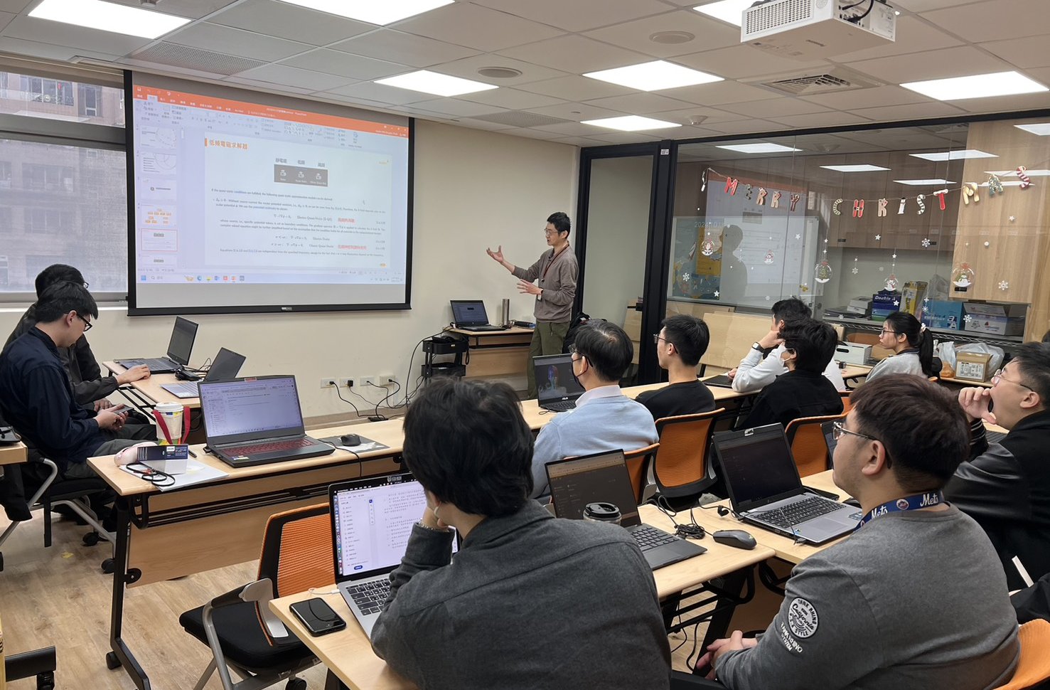 2025/3/11 台北医学大学医工系 Sim4Life 软体教育训练